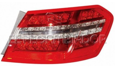 PILOTO TRASERO Lado derecho (acompañante) MERCEDES Clase E W212 (09-13) Berlina 4 Ptas. - 16502512