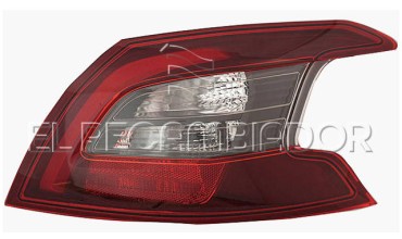 PILOTO TRASERO Lado derecho (acompañante) PEUGEOT 308 (13-21) 3 Ptas. / 5 Ptas. - 16021012