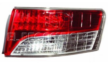 PILOTO TRASERO Lado derecho (acompañante) TOYOTA AVENSIS (08-12) 4 Ptas. Sedán - 16907332